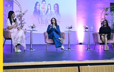 UCNE realiza panel con mujeres que trascienden en la historia dominicana