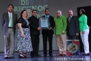 UCNE reconoce colaboradores destacados por su servicio en el año 2014_6